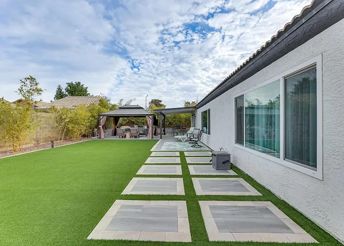 Desert Oasis Ranch-style Home, Hiking/tubing
