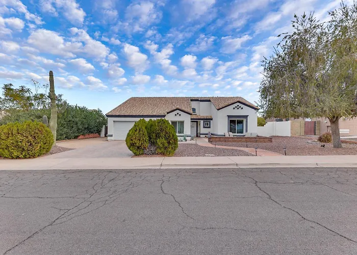 Desert Oasis Ranch-style Home, Hiking/tubing *