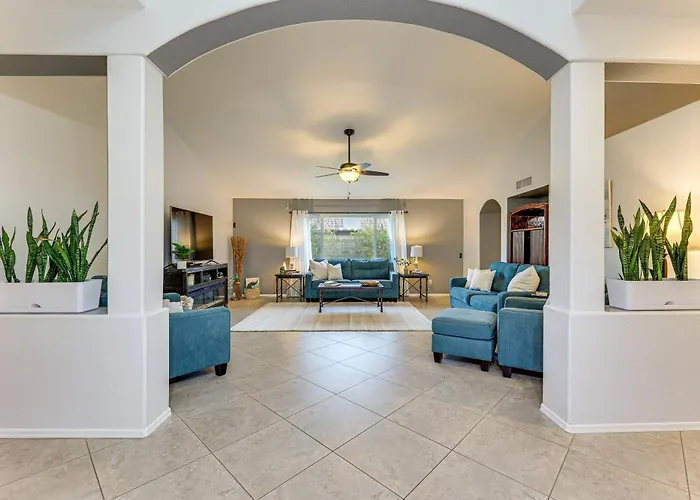 Desert Oasis Ranch-style Home, Hiking/tubing *