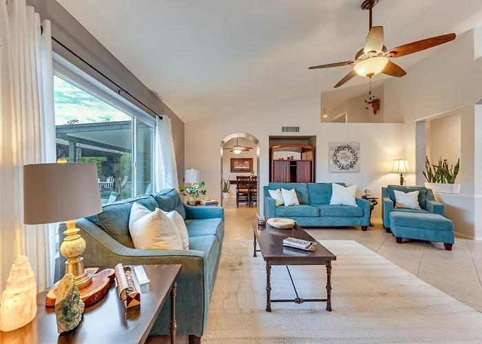 Desert Oasis Ranch-style Home, Hiking/tubing Ferienhaus